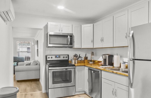 Fairhope Apartment | Mangrove - White Mangrove