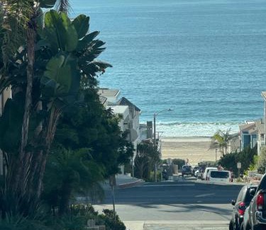 Gas Lamp Section Apartment | Manhattan Beach Oasis