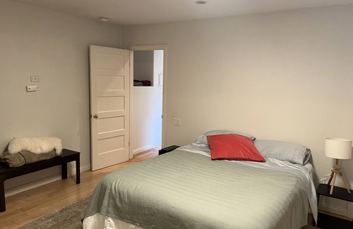 Sand Section Apartment | Manhattan Beach Walkstreet with front patio, furnished or unfurnished