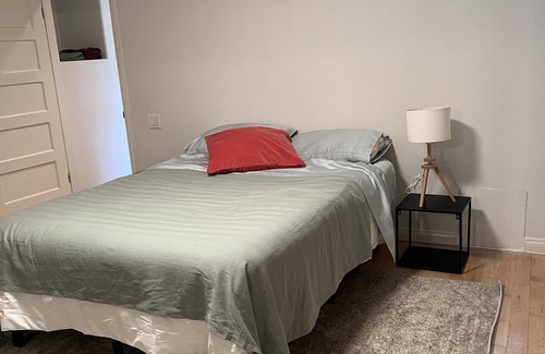 Sand Section Apartment | Manhattan Beach Walkstreet with front patio, furnished or unfurnished