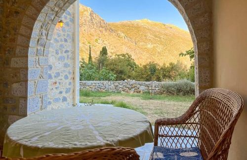 Karvelas Apartment | Mani family friendly, mountain house with parking