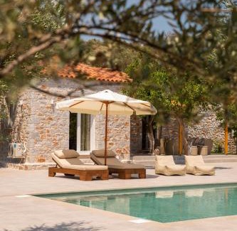 East Mani Villa | Mani Luxury Villa with Private Pool