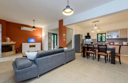 Riglia Villa | Mani's Best Kept Secret - Seaview Villa Lida