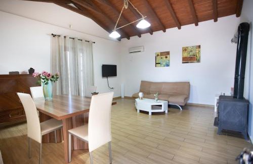 Omales House | Mani Sea & Stone House