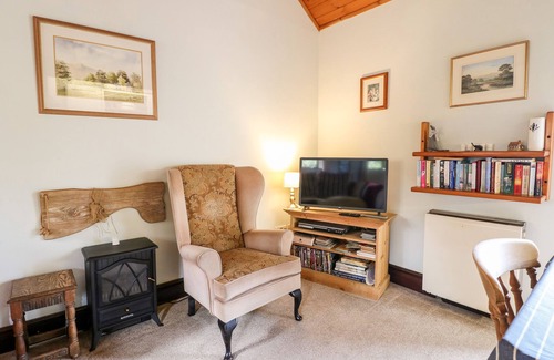 Grindon Cottage | MANIFOLD COTTAGE, pet friendly, with a garden in Grindon