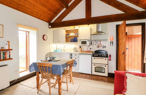 Grindon Cottage | MANIFOLD COTTAGE, pet friendly, with a garden in Grindon