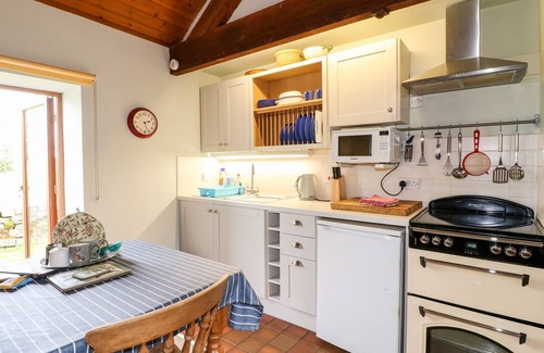 Grindon Cottage | MANIFOLD COTTAGE, pet friendly, with a garden in Grindon