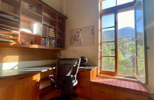 Manitou Springs Historic District House | Manitou Incline Retreat