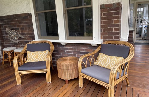 Manly Apartment | Manly Beach renovated 1920s light & spacious 3 B’room, 2 Bathroom with garden