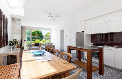 Manly Apartment | Manly Blue Retreat Apartment