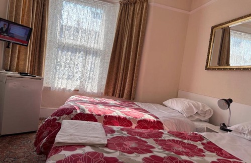 Brooklands House | MANNS GUEST HOUSE