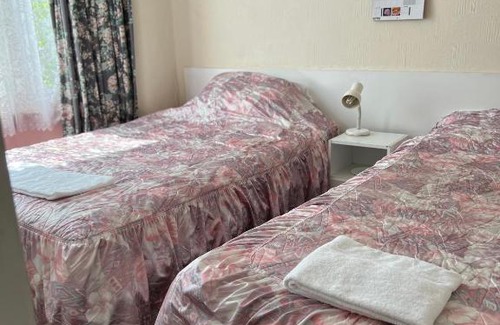 Brooklands House | MANNS GUEST HOUSE