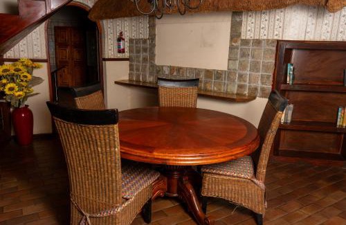 Hartbeespoort Ski Chalet | Manor House at Harties Lodge - Meerhof