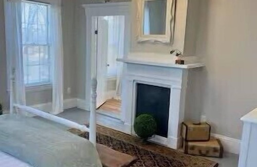 Bridgton House | Manor Suite,cozy newly renovated,downtown & beach