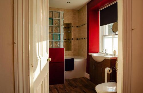 Manorbier Bed & Breakfast | Manorbier House - St Anne's Room