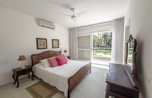 Jardim Acapulco House | Mansão quadra de tênis, sala jogos, serv completo