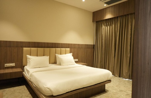 Ujjain Resort | Mansa Club And Resort