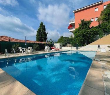 Menton Apartment | Mansfield vue carte Postale Terrasse Piscine calme port à 200m à pied
