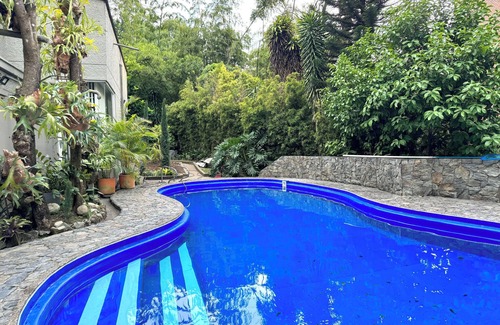 El Tesoro House | Mansión BR Villa con Piscina + Jacuzzi a 6 min de Provenza Medellín