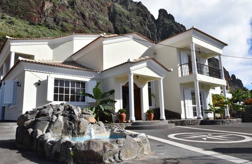 Prazeres Villa | Mansion Almond