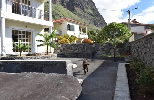 Prazeres Villa | Mansion Almond