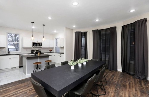New Center Detroit House | Mansion in LaSalle Gardens