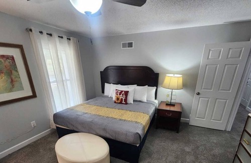 Cordova House | Mansion mostly King Beds fronting Golf Course near Mall