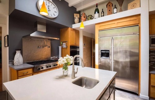 St. Helena House | Mansion w/Heated Pool,Hottub,Tennis,Golf,Vineyard