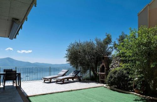 Plassi Apartment | Mantegna Garten Mit Seeblick Und Schwimmbad