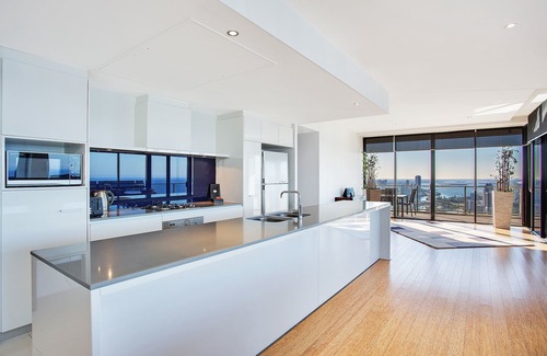 Surfers Paradise Apartment | Mantra Circle on Cavill