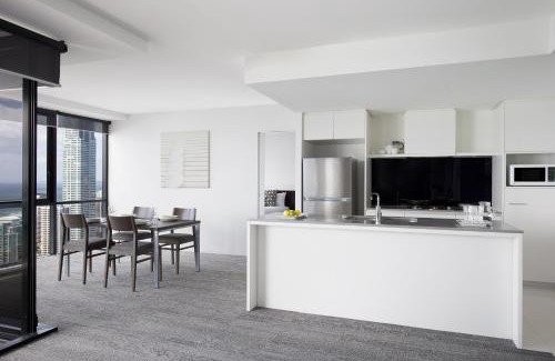 Surfers Paradise Apartment | Mantra Circle On Cavill