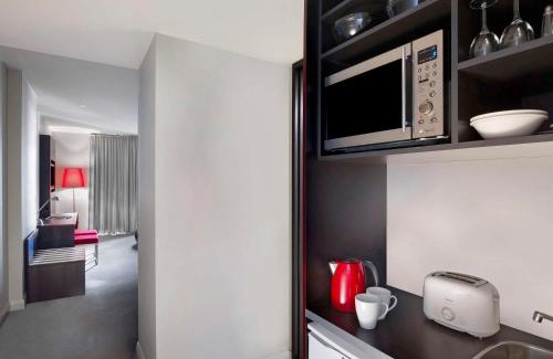 Adelaide Central Business District Hotel | Mantra Hindmarsh Square