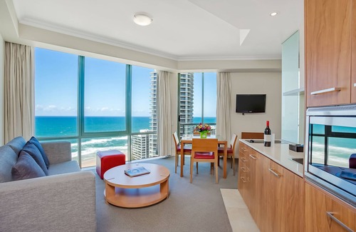 Surfers Paradise Hotel | Mantra Legends Hotel