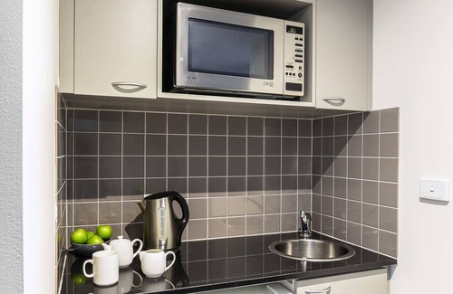 Chinatown Apartment | Mantra on Russell Melbourne