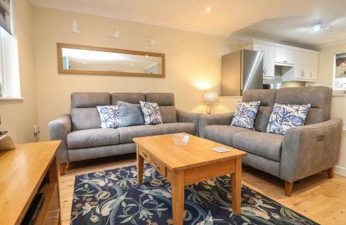 Falmouth House | Manuka