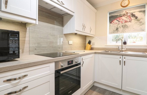Falmouth Cottage | Manuka