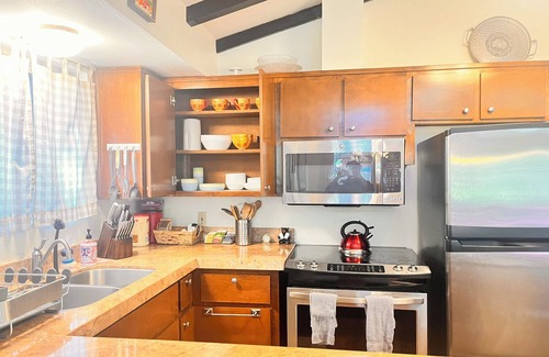 Fish Camp Cabin | ManVee Lodge at Yosemite - Just 2 miles from the south gate entrance to Yosemite