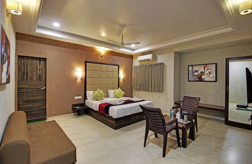 Achal Gadh Hotel | Manwar Garden Resort Mount Abu