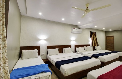 Achal Gadh Hotel | Manwar Garden Resort Mount Abu