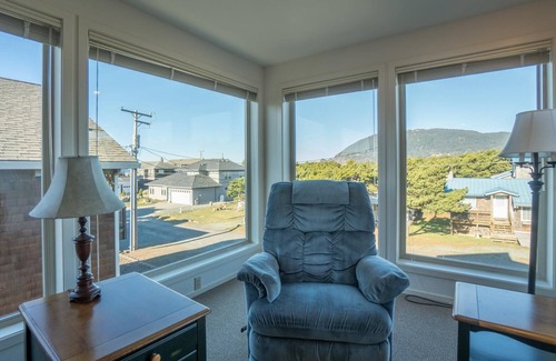 Manzanita House | Manzanita Vacation Rental