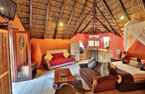 Marloth Park Ski Chalet | Manzini Swazi King Chalets