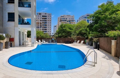 Tel Aviv Apartment | Maoz Jonquille in Tel Aviv-Yafo