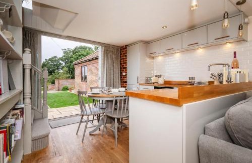 Irstead House | Maple Barn: Lux Rural Retreat Near Norfolk Coast