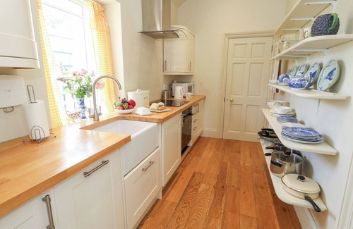 Mappowder Cottage | MAPLE COTTAGE, pet friendly, with open fire in Buckland Newton