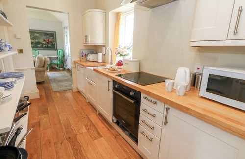 Mappowder Cottage | MAPLE COTTAGE, pet friendly, with open fire in Buckland Newton