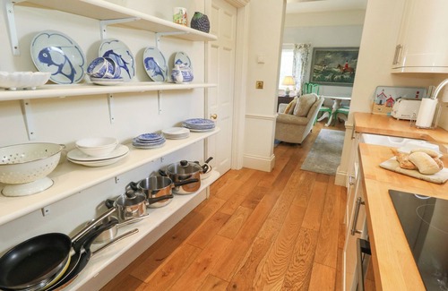 Mappowder Cottage | MAPLE COTTAGE, pet friendly, with open fire in Buckland Newton