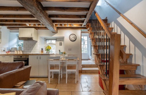 Chipping Norton Cottage | Maple Cottage - Beautiful 2BD Home, Perfect For Family Retreat