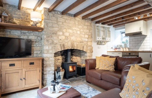 Chipping Norton Cottage | Maple Cottage - Beautiful 2BD Home, Perfect For Family Retreat
