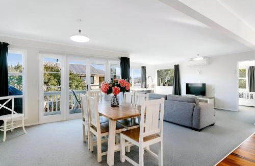 Taupo House | Maple Cottage
