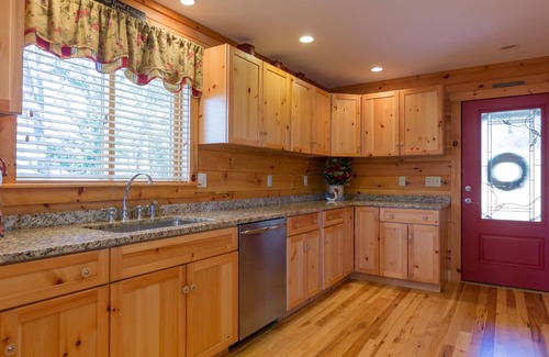 South Casco Cabin | Maple Cove Lodge on Lake Sebago Waterfront!